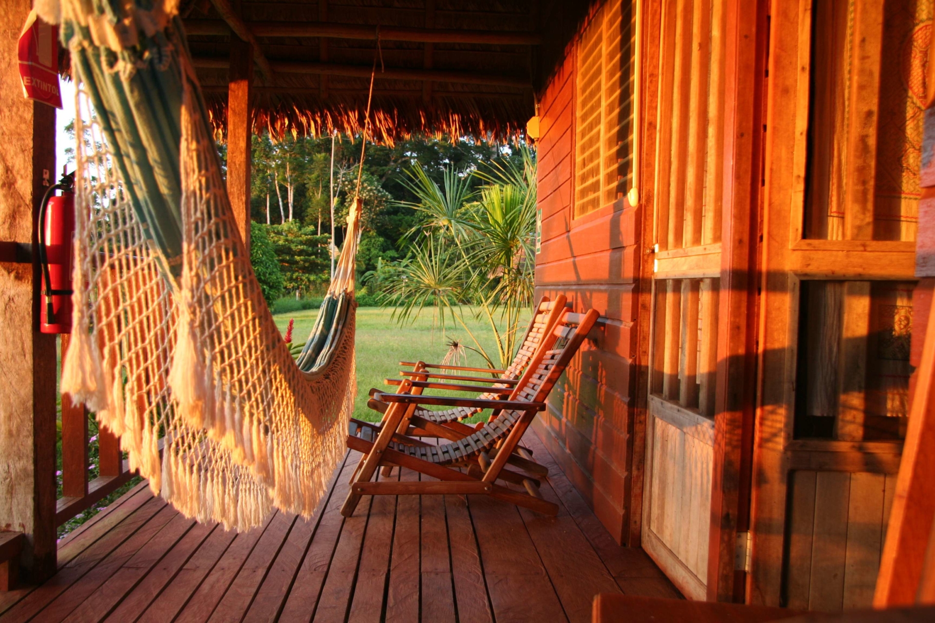 coucher-soleil-cabane-hamac-amazonie