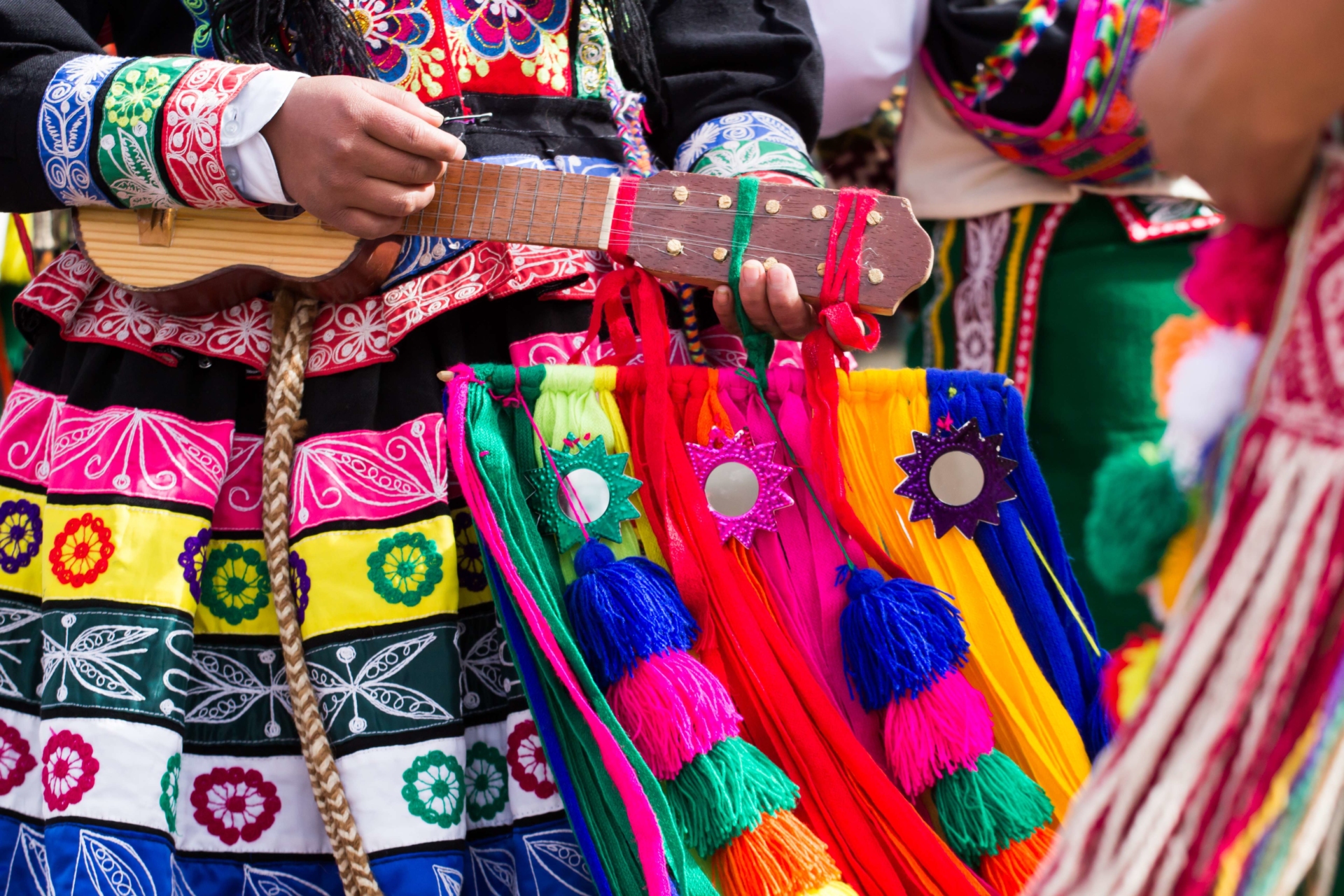 Danseurs Péruviens en costume traditionnel