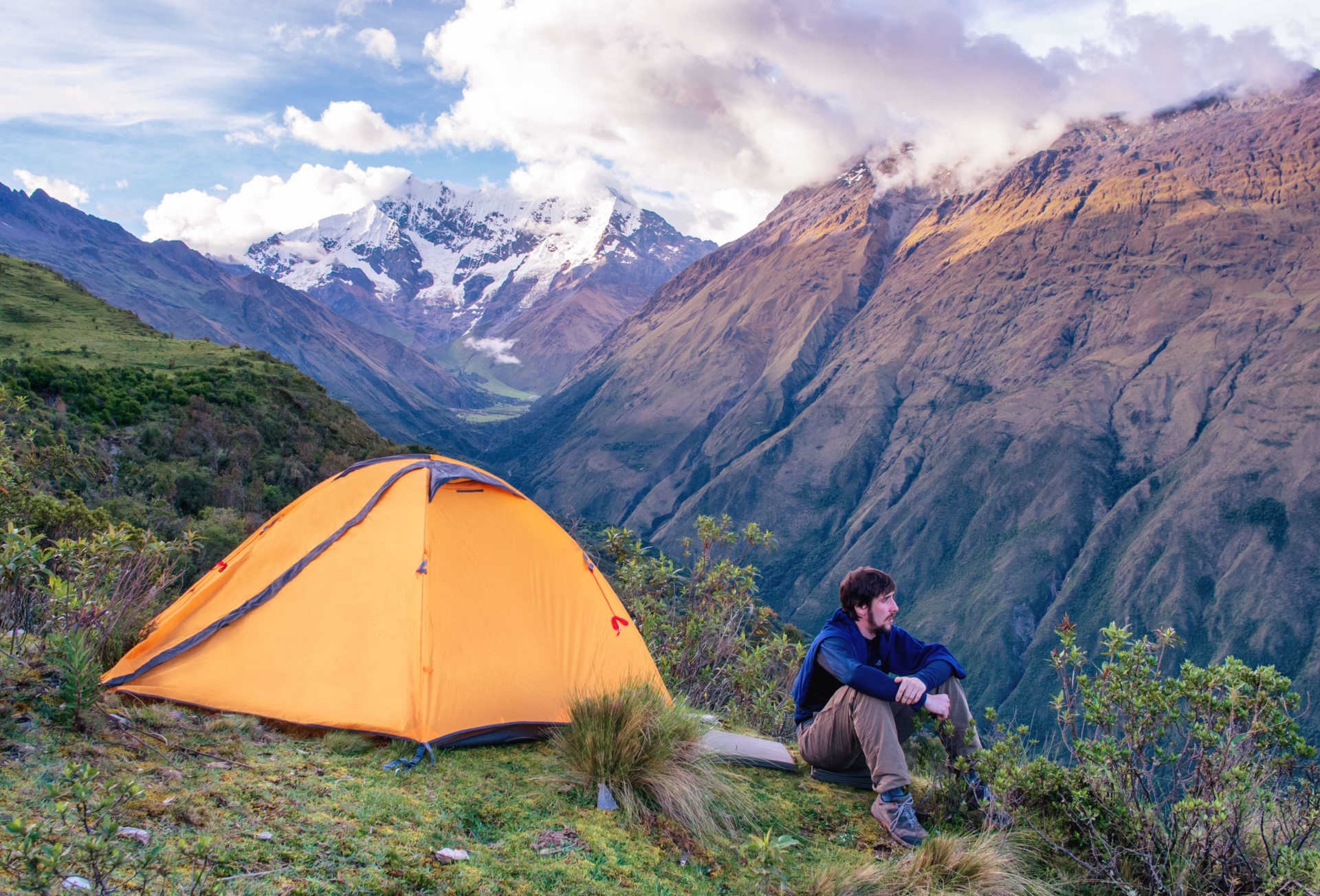 homme-tente-camping-pérou