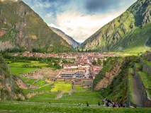 Ollantaytambo-forteresse-inca-vallée-sacrée-perou