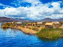 paysage-ile-uros-lac-titicaca-perou