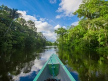 pirogue-fleuve-amazonie-perou