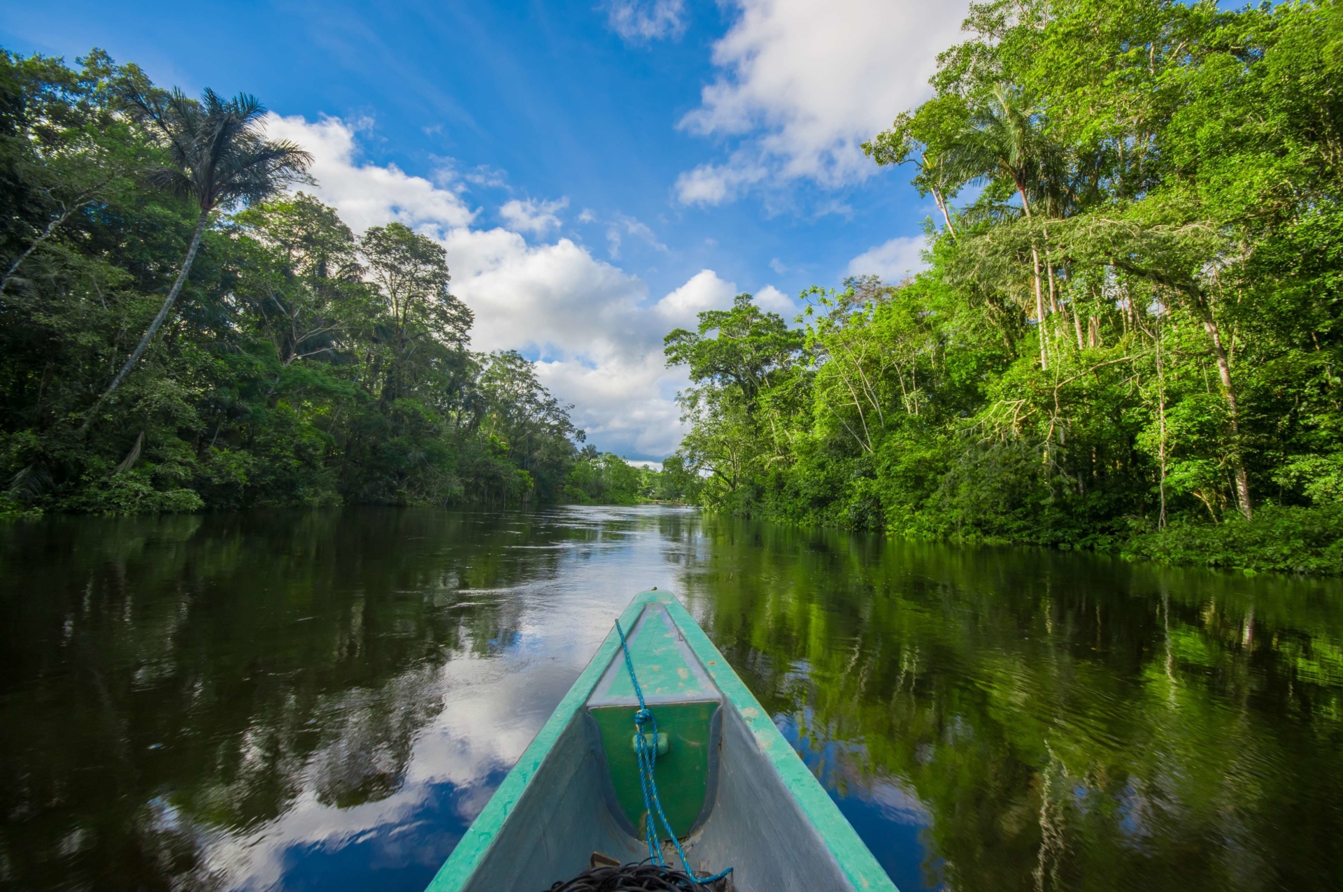 pirogue-fleuve-amazonie-perou