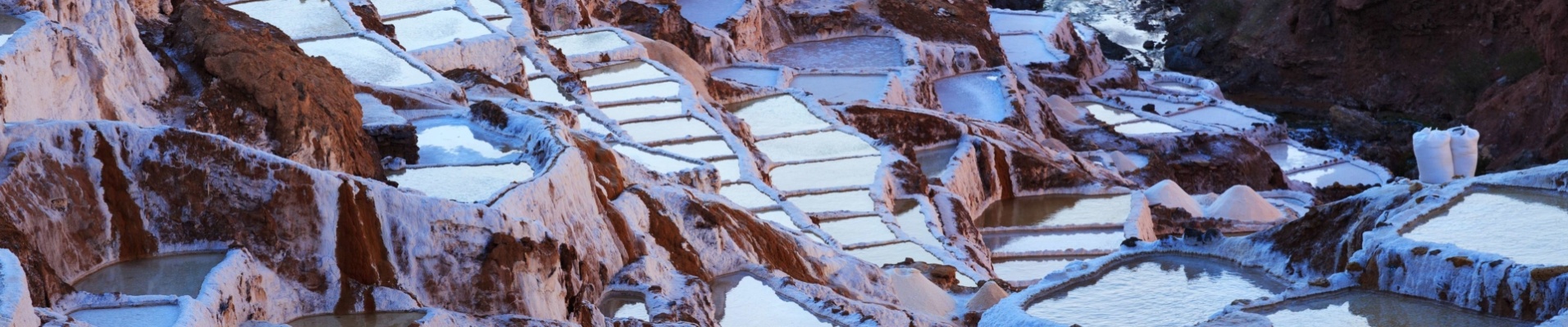 Vue sur les Salines de Maras, Cuzco, Pérou